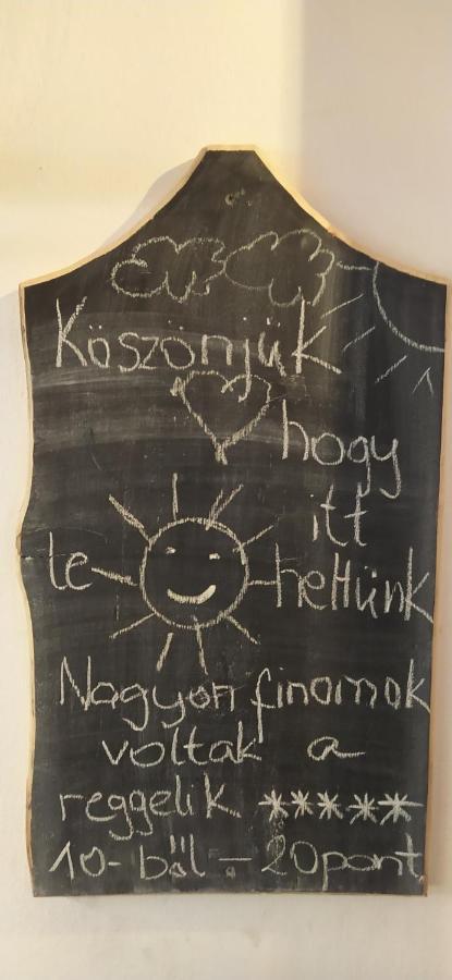 Egkoris Vendeghaz Hotel Bakonyszucs Buitenkant foto