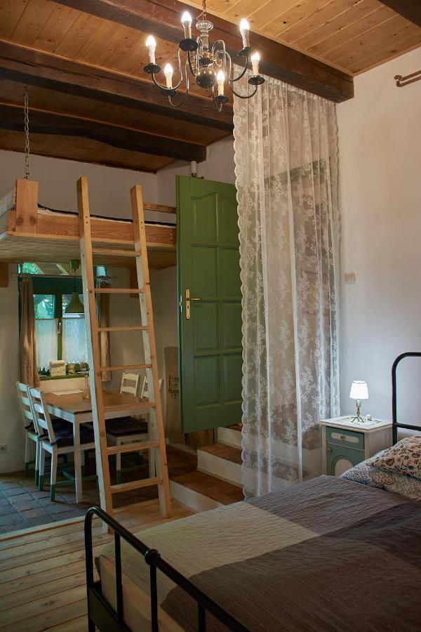 Egkoris Vendeghaz Hotel Bakonyszucs Buitenkant foto