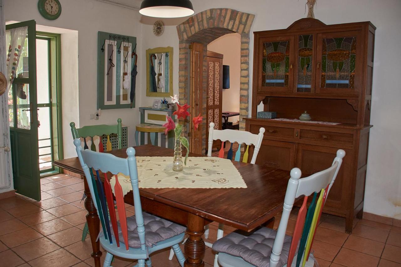 Egkoris Vendeghaz Hotel Bakonyszucs Buitenkant foto